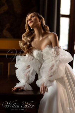 Весільні сукні Regal Romance 2023 676-2