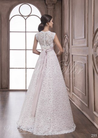 A-line silhouette wedding dress-3